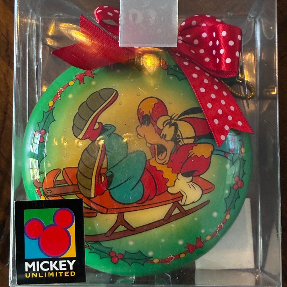 Disney Goofy Christmas ornament from Mickey Unlimited.